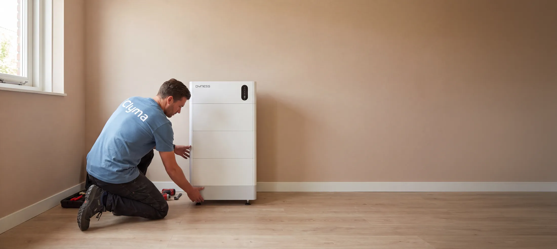 Clyma installateur met Dyness thuisbatterij